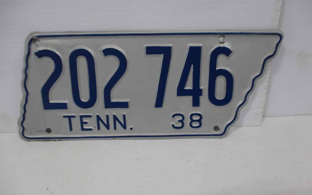 ANTIQUE AND COLLECTIBLE AUCTION
